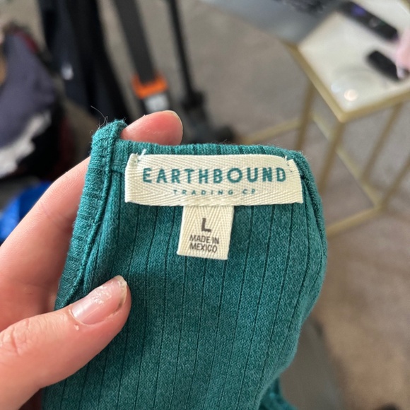 2 Cropped Racer Back Tanks - Picture 3 of 4